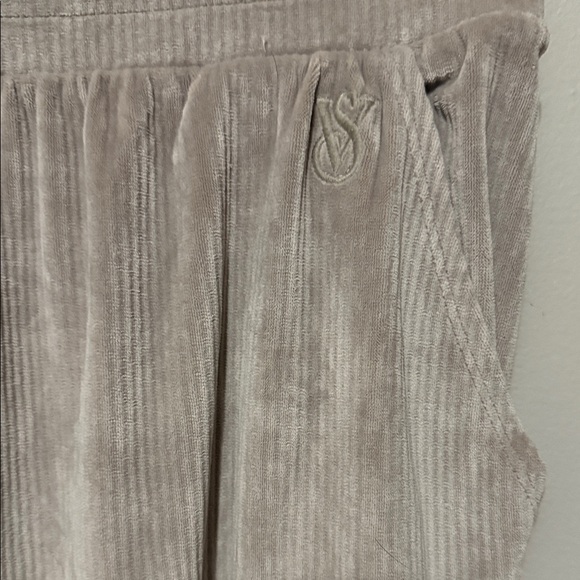 Victoria’s Secret Velour Ribbed High-Rise Jogger Pants Taupe Tan Size M - Picture 2 of 7